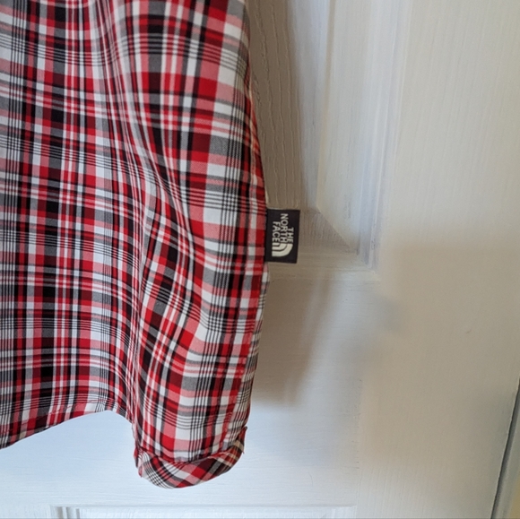 THE NORTH FACE - Short Sleeve Button Down - Picture 4 of 9
